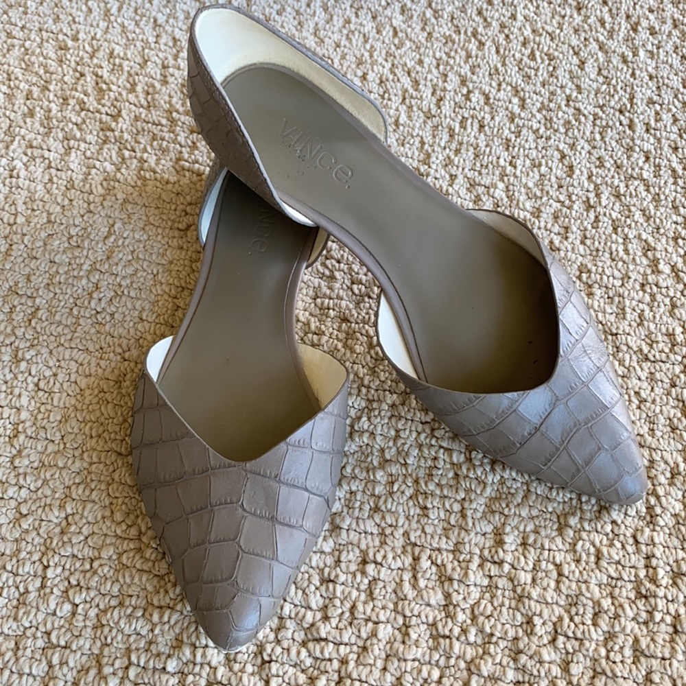 VINCE Slip-on Flats